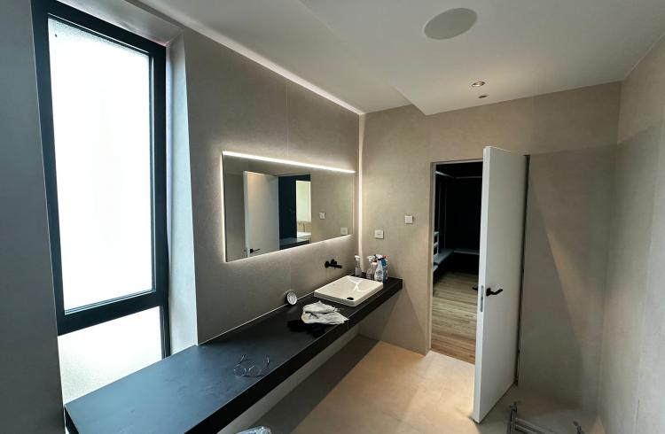 bathroom-color-inside